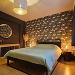 Hugo By The Harbor, Light-Filled And Centrally Located Apartment - Free Parking