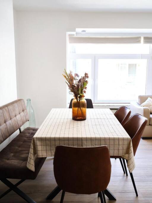 Apartamento Hugo By The Harbor, Light-filled And Centrally Located - Free Parking Ostende