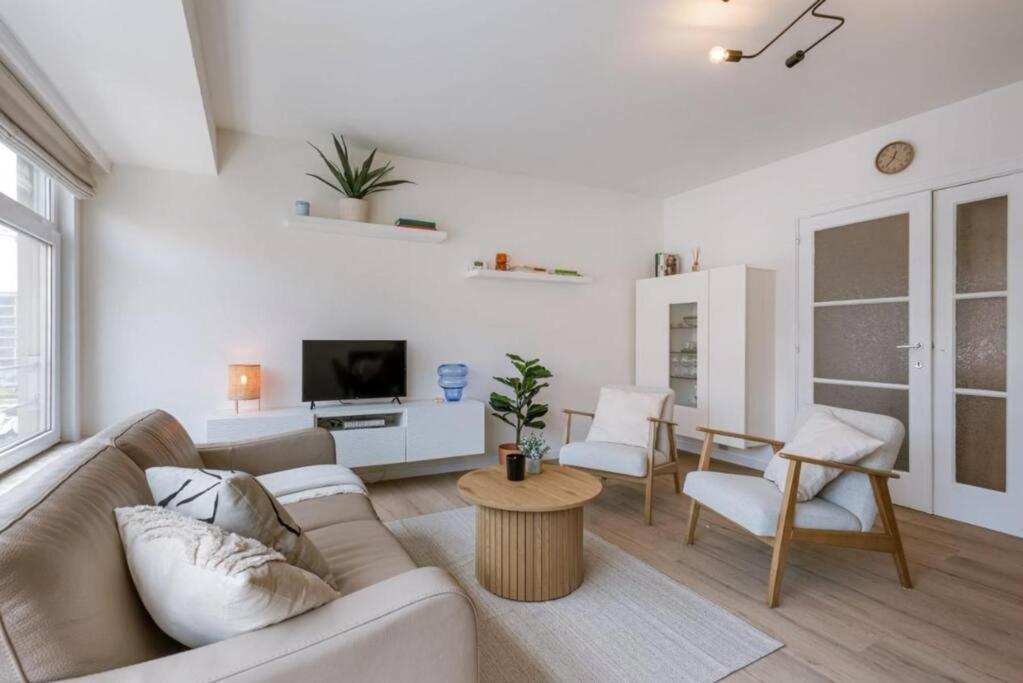 Hugo By The Harbor, Light-filled And Centrally Located - Free Parking Apartamento Ostende